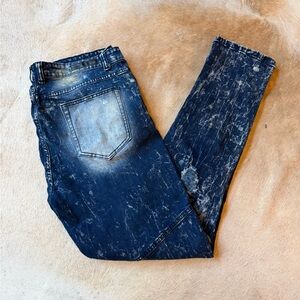 Women's Straight Leg Jeans in Distressed Blue